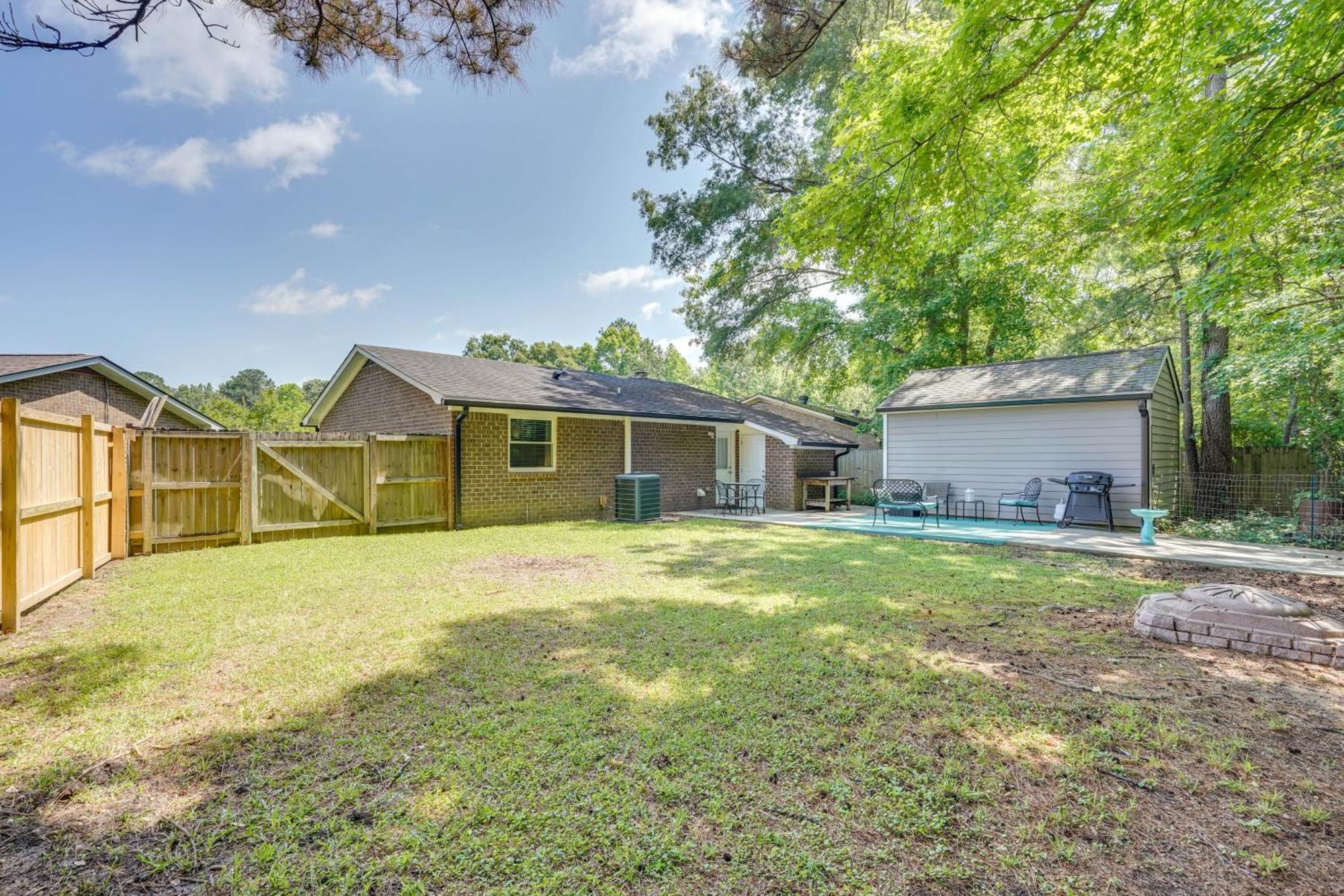 Cozy Goose Creek Escape With Patio And Grill Vila Exterior foto