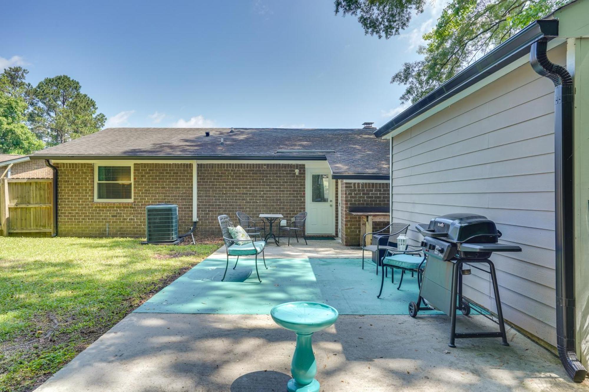 Cozy Goose Creek Escape With Patio And Grill Vila Exterior foto